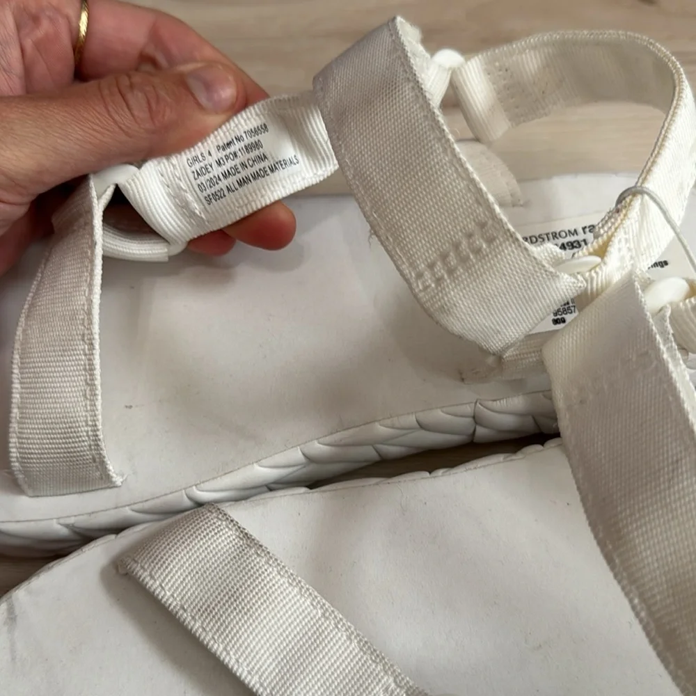 DV by Dolce Vita Zaidey Sandal in White